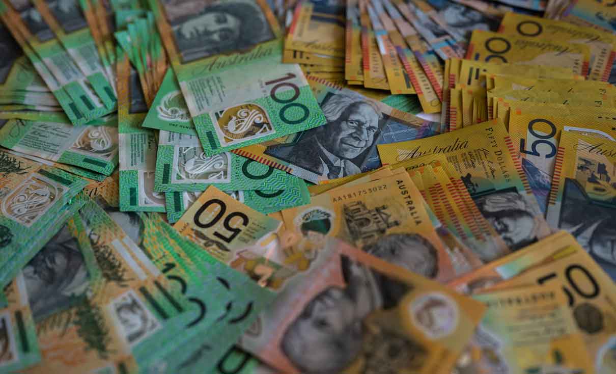 Barclays Upgrades Australian Dollar Forecast Amid AI Commodity Boom